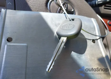 2005 Toyota Camry Xle V6 z USA, uszkodzony, nr VIN JTDBF30K550163390